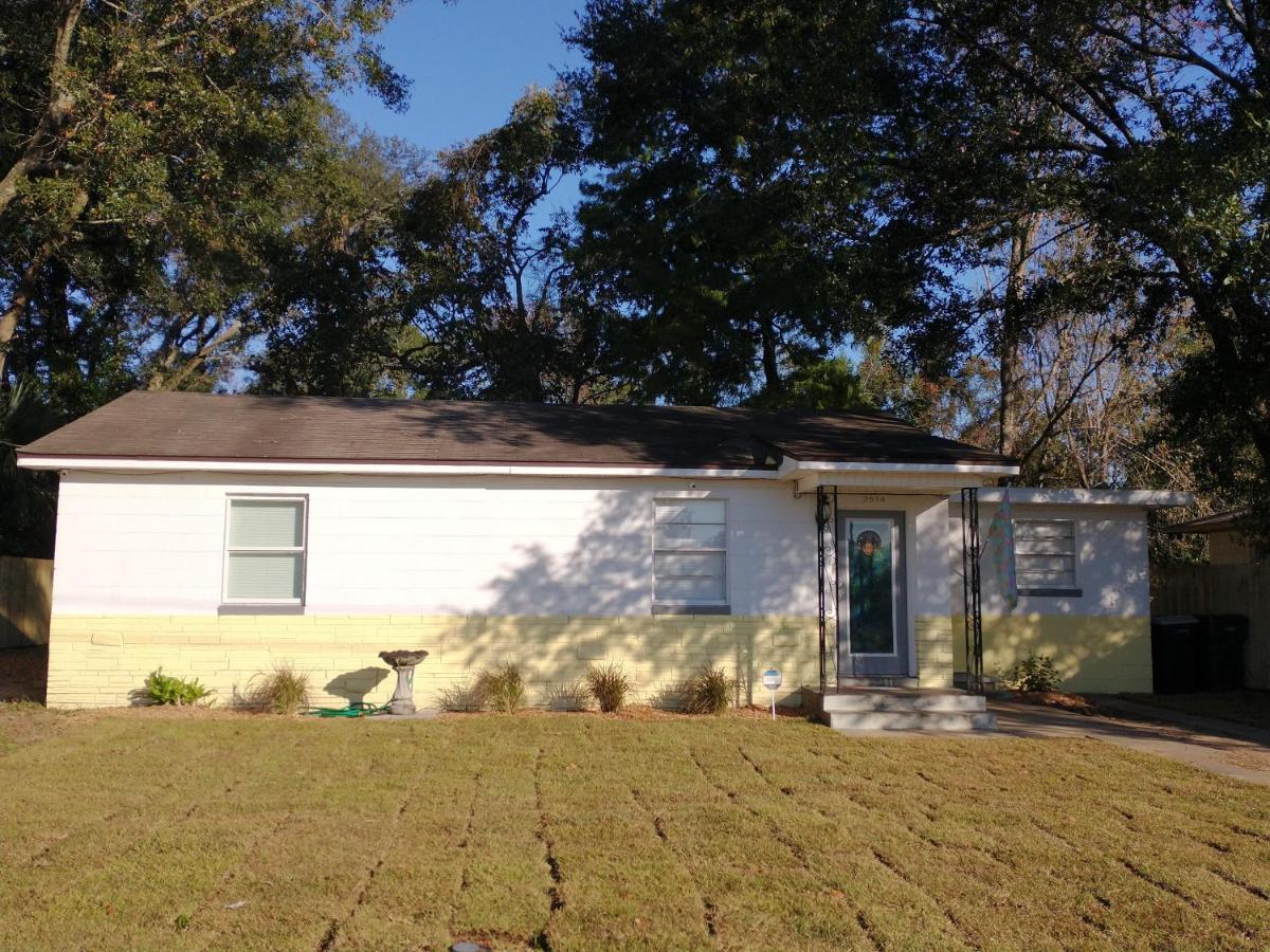 Welcome To Pineapple House! Pensacola Bagian luar foto